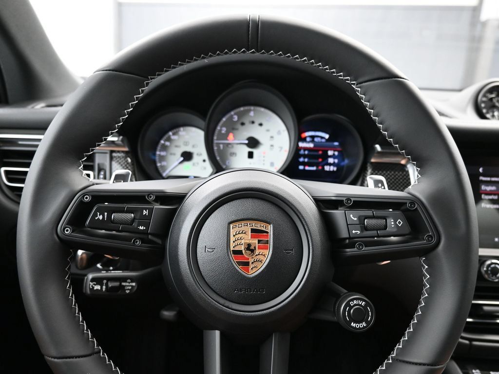 Certified 2026 Porsche Macan Turbo AWD/4WD image 7