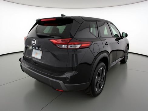Used 2025 Nissan Rogue SV image 9
