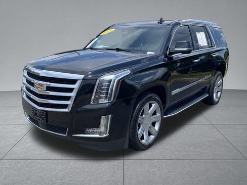 Used 2019 Cadillac Escalade Luxury RWD image 2