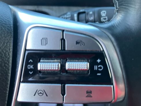 Used 2023 Kia Telluride EX image 17