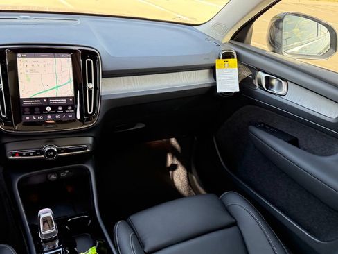New 2026 Volvo XC40 B5 Plus AWD/4WD image 12