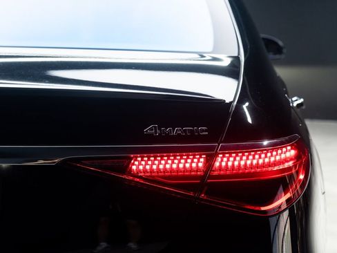 Used 2023 Mercedes-Benz S 500 4MATIC w/ AMG Line image 16