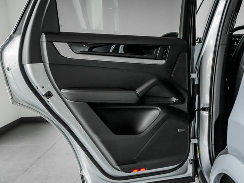 New 2026 Porsche Cayenne E-Hybrid image 22