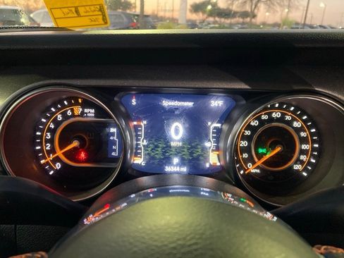 Used 2023 Jeep Gladiator Mojave w/ Cold Weather Group image 13