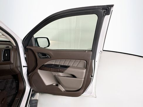 Used 2022 GMC Canyon Denali image 29