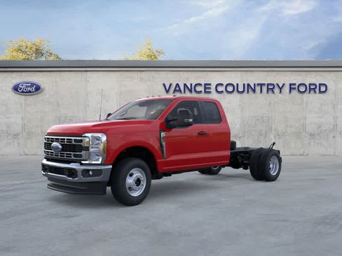 New 2025 Ford F350 XL w/ XL Chrome Package image 2