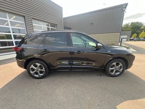 Used 2024 Ford Escape ST-Line w/ Tech Pack #1 AWD/4WD image 4