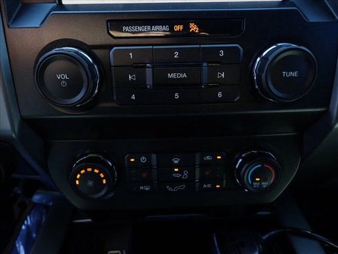 Used 2019 Ford F150 XLT w/ Equipment Group 302A Luxury AWD/4WD image 23