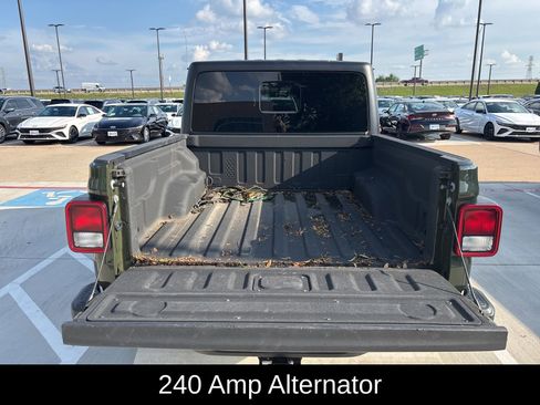 Used 2023 Jeep Gladiator Mojave w/ Trailer Tow Package AWD/4WD image 8