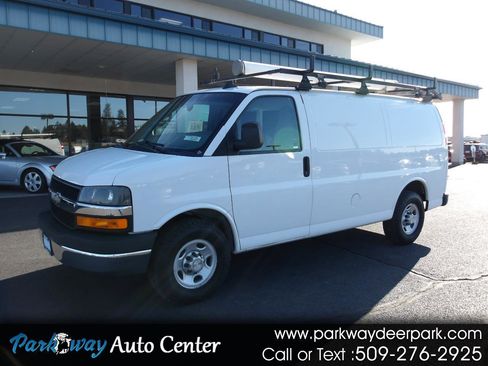 Used 2016 Chevrolet Express 3500 RWD image 1