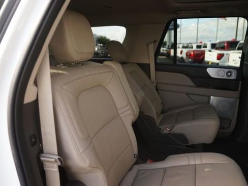 Used 2024 Lincoln Navigator L Reserve AWD/4WD image 19