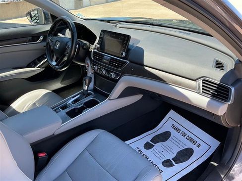 Used 2018 Honda Accord Touring image 33