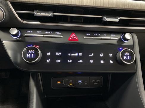 New 2025 Hyundai Sonata Limited image 21