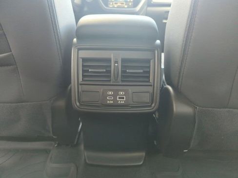 Used 2025 Subaru Forester Premium image 32