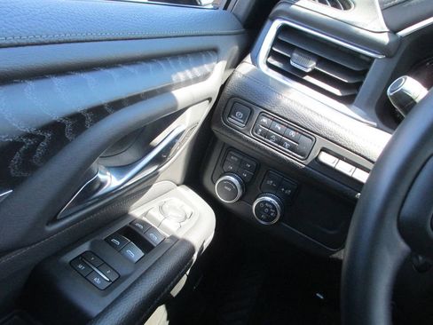 Used 2023 GMC Yukon Denali AWD/4WD image 33