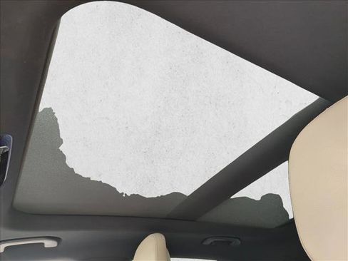 Used 2023 Mercedes-Benz GLC 300 4MATIC image 15