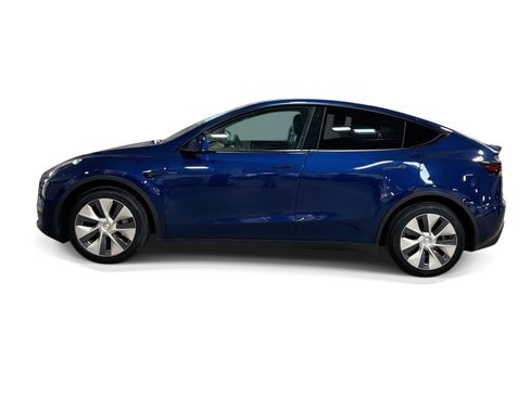 Certified 2021 Tesla Model Y Long Range AWD/4WD image 3