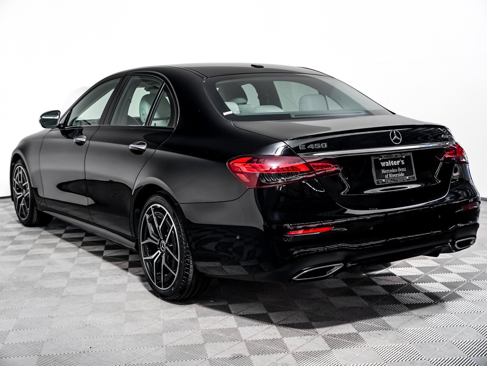 Certified 2023 Mercedes-Benz E 450 4MATIC Sedan image 2