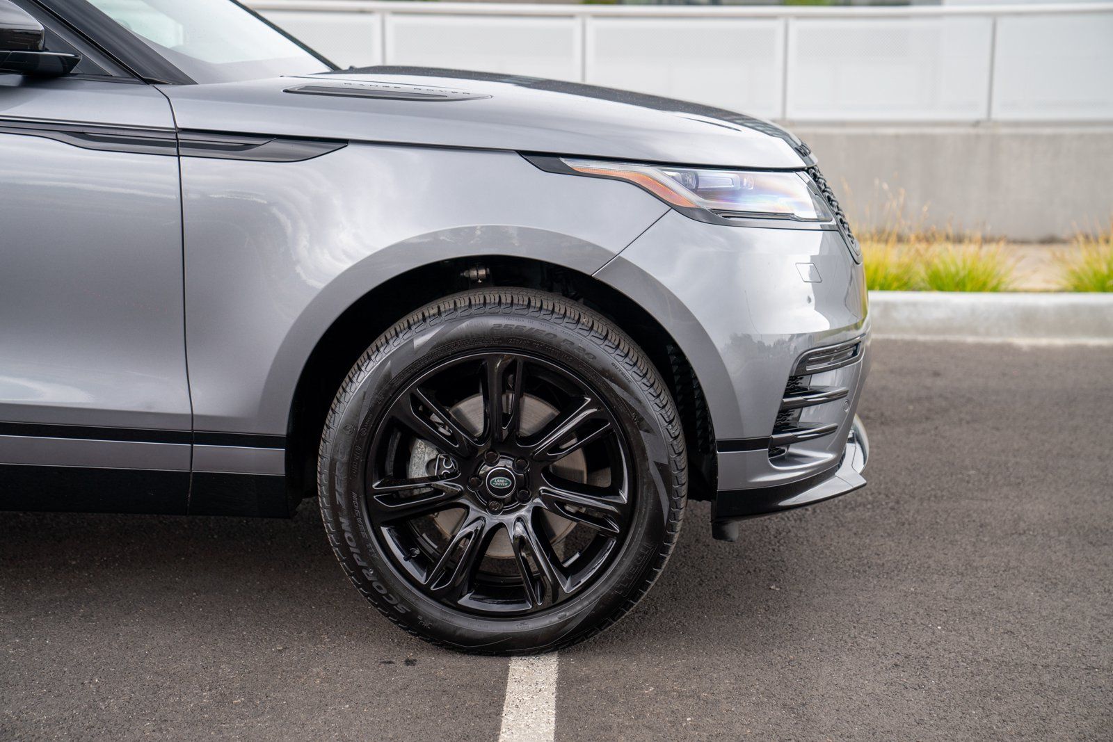 Used 2022 Land Rover Range Rover Velar R-Dynamic S AWD/4WD image 9
