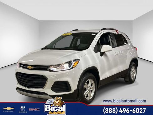 Used 2021 Chevrolet Trax LT AWD/4WD image 1