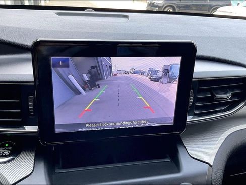 Used 2020 Ford Explorer XLT w/ Equipment Group 202A image 21