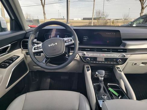 Used 2025 Kia Telluride S image 56