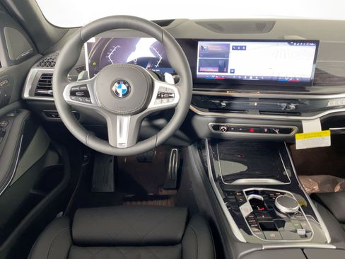 New 2026 BMW X7 xDrive40i w/ M Sport Package image 4