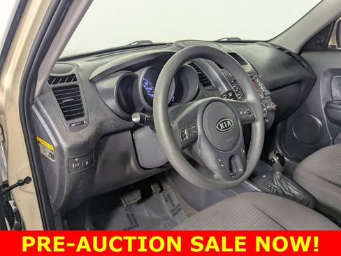Used 2012 Kia Soul FWD image 11