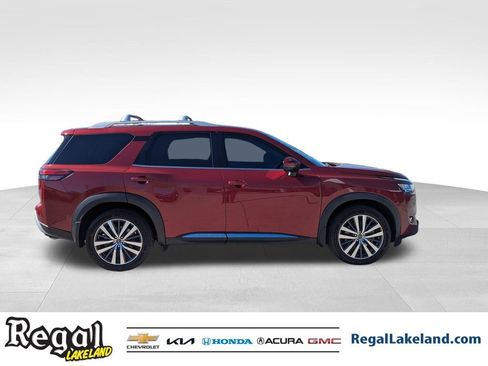 Used 2022 Nissan Pathfinder Platinum w/ Lighting Package (N92) image 3