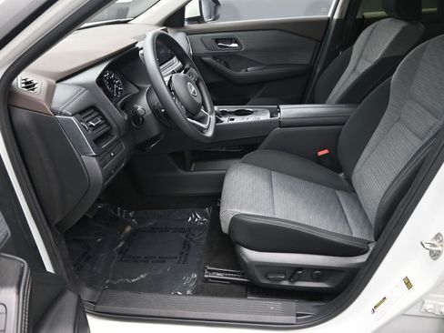 Used 2023 Nissan Rogue SV FWD image 15