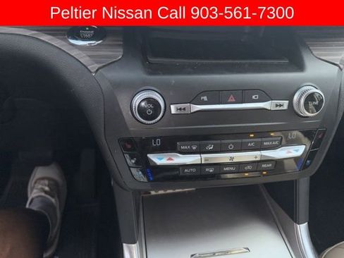 Used 2020 Ford Explorer Limited image 19