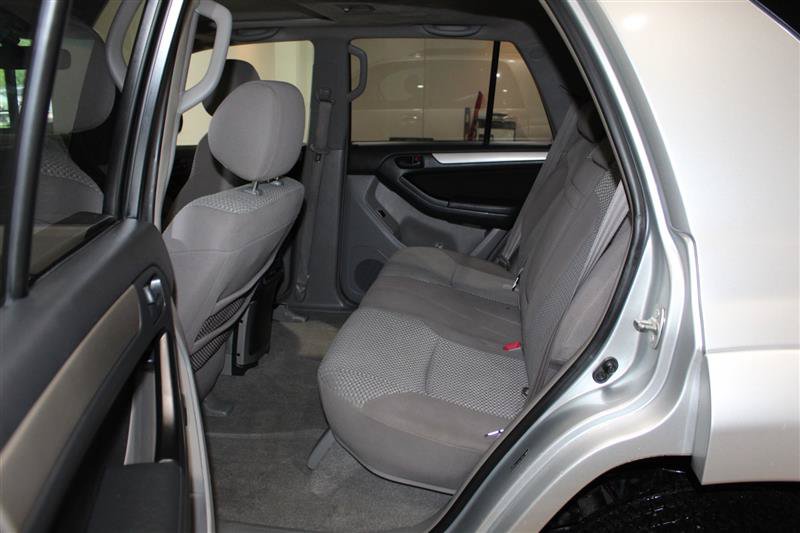 Used 2007 Toyota 4Runner SR5 AWD/4WD image 23