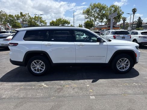 Used 2025 Jeep Grand Cherokee L Laredo RWD image 12