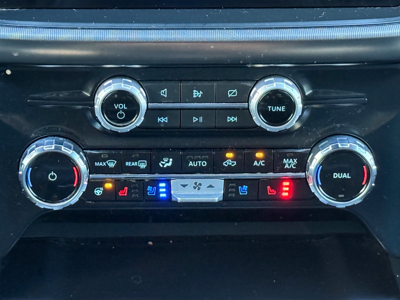 Used 2024 Ford F150 Lariat w/ Equipment Group 502A High AWD/4WD image 27