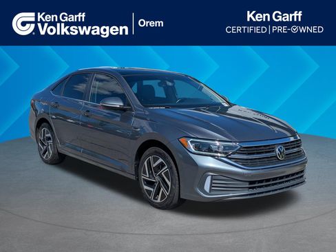 Used 2022 Volkswagen Jetta SEL FWD image 1