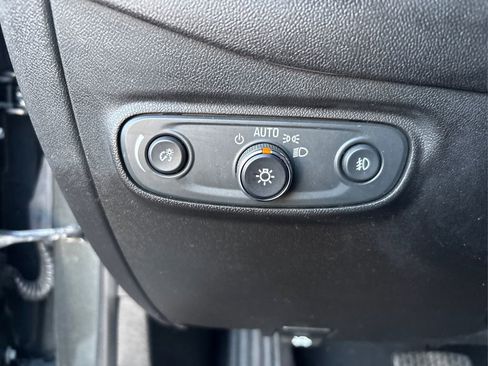 Used 2020 Chevrolet Equinox LT w/ Driver Convenience Package image 24