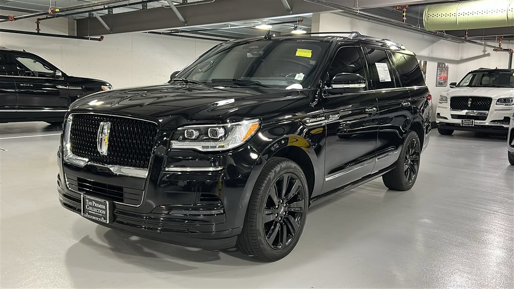 Certified 2022 Lincoln Navigator Reserve AWD/4WD image 3