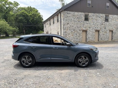 Used 2024 Ford Escape ST-Line w/ Tech Pack #1 AWD/4WD image 4