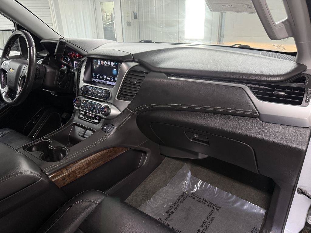 Used 2017 Chevrolet Suburban LT w/ LT Signature Package AWD/4WD image 43