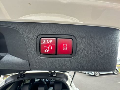 Used 2022 Mercedes-Benz GLC 300 image 9
