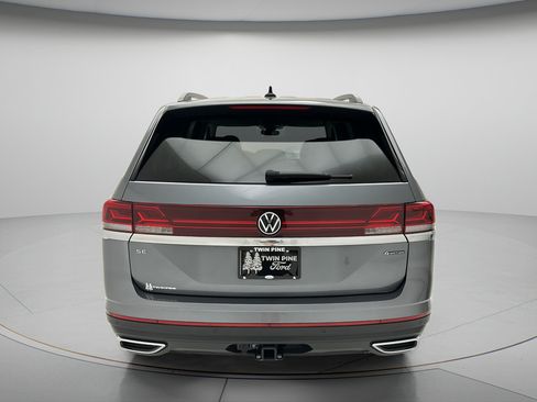 Used 2025 Volkswagen Atlas SE AWD/4WD image 7