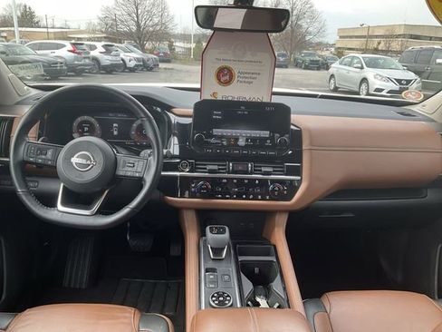 Certified 2023 Nissan Pathfinder Platinum w/ Cargo Package AWD/4WD image 12