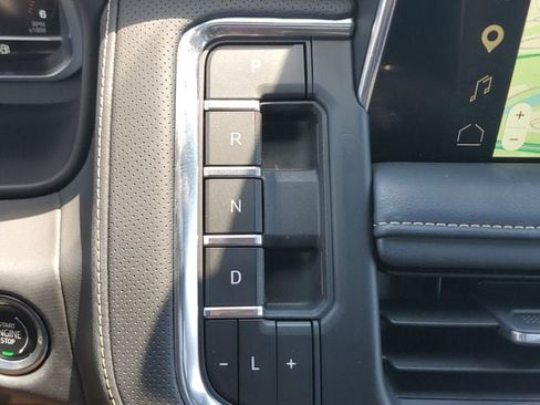 Used 2023 GMC Yukon XL SLT w/ SLT Premium Package AWD/4WD image 36