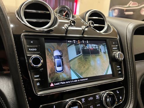 Used 2019 Bentley Bentayga AWD/4WD image 35