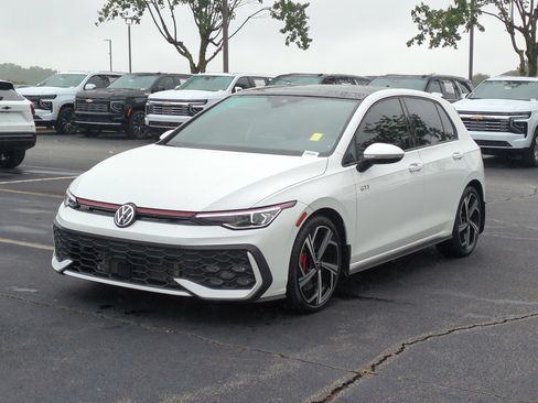 Used 2025 Volkswagen Golf SE FWD image 5