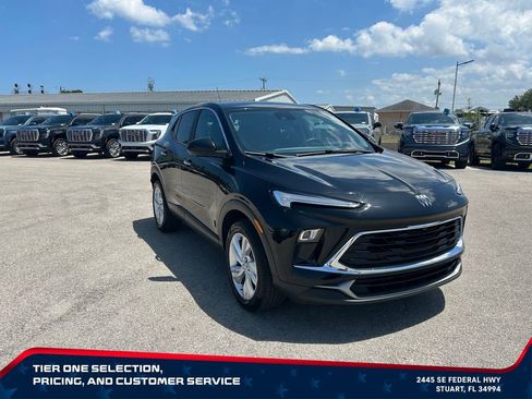 Used 2025 Buick Encore GX Preferred w/ Advanced Technology Package FWD image 3