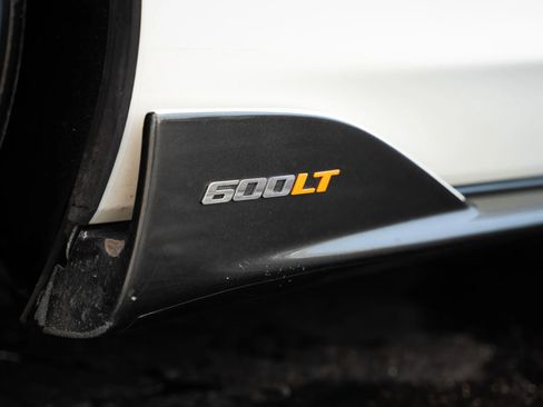 Used 2020 McLaren 600LT Spider RWD image 20