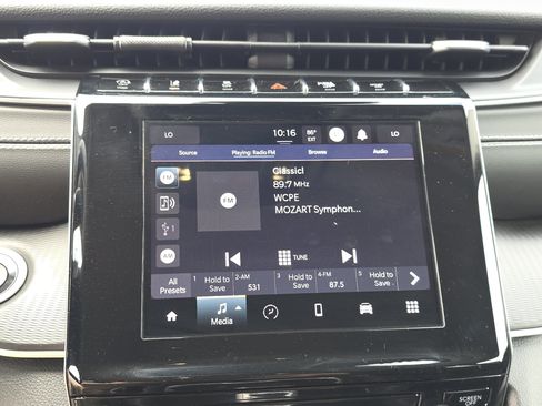 Certified 2023 Jeep Grand Cherokee Laredo AWD/4WD image 18