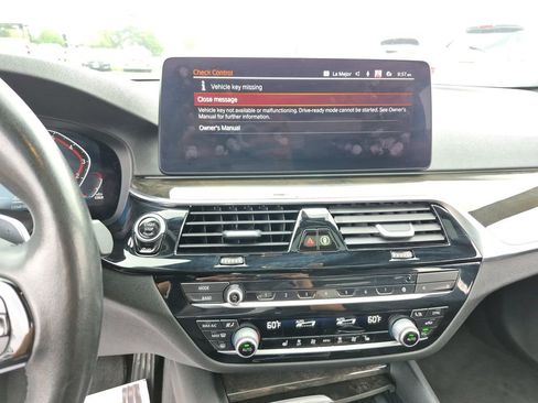 Used 2021 BMW 530i xDrive w/ Premium Package AWD/4WD image 16