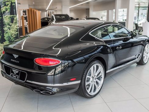 Used 2021 Bentley Continental GT image 4